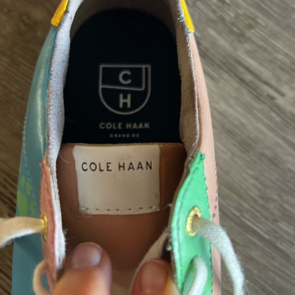 Unique Cole Haan leather Sneaker with Paw Prints. Women’s size 8 - Picture 10 of 13